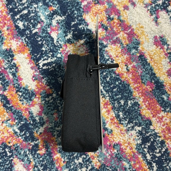 Lowepro padded black camera bag Tahoe CS  20 NEW - Picture 8 of 9